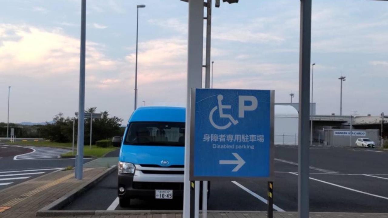 Toyoko Inn Kitakyushu Airport Exterior foto